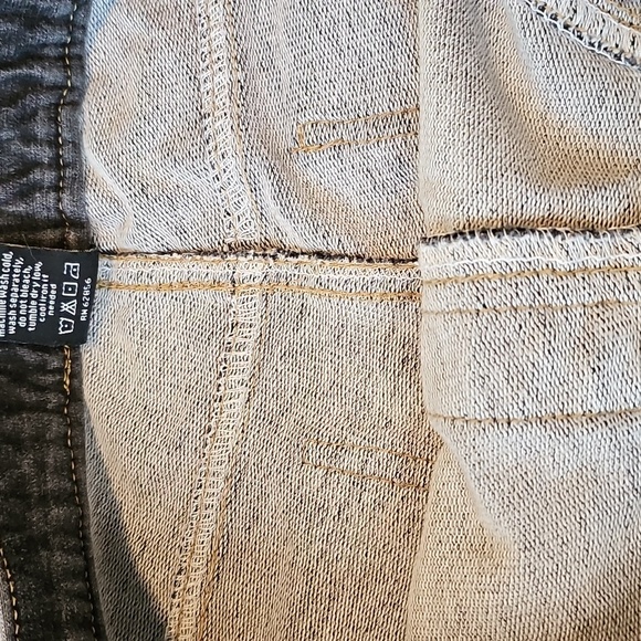 HUE Grey Washed Women's Jeggings - Picture 8 of 8